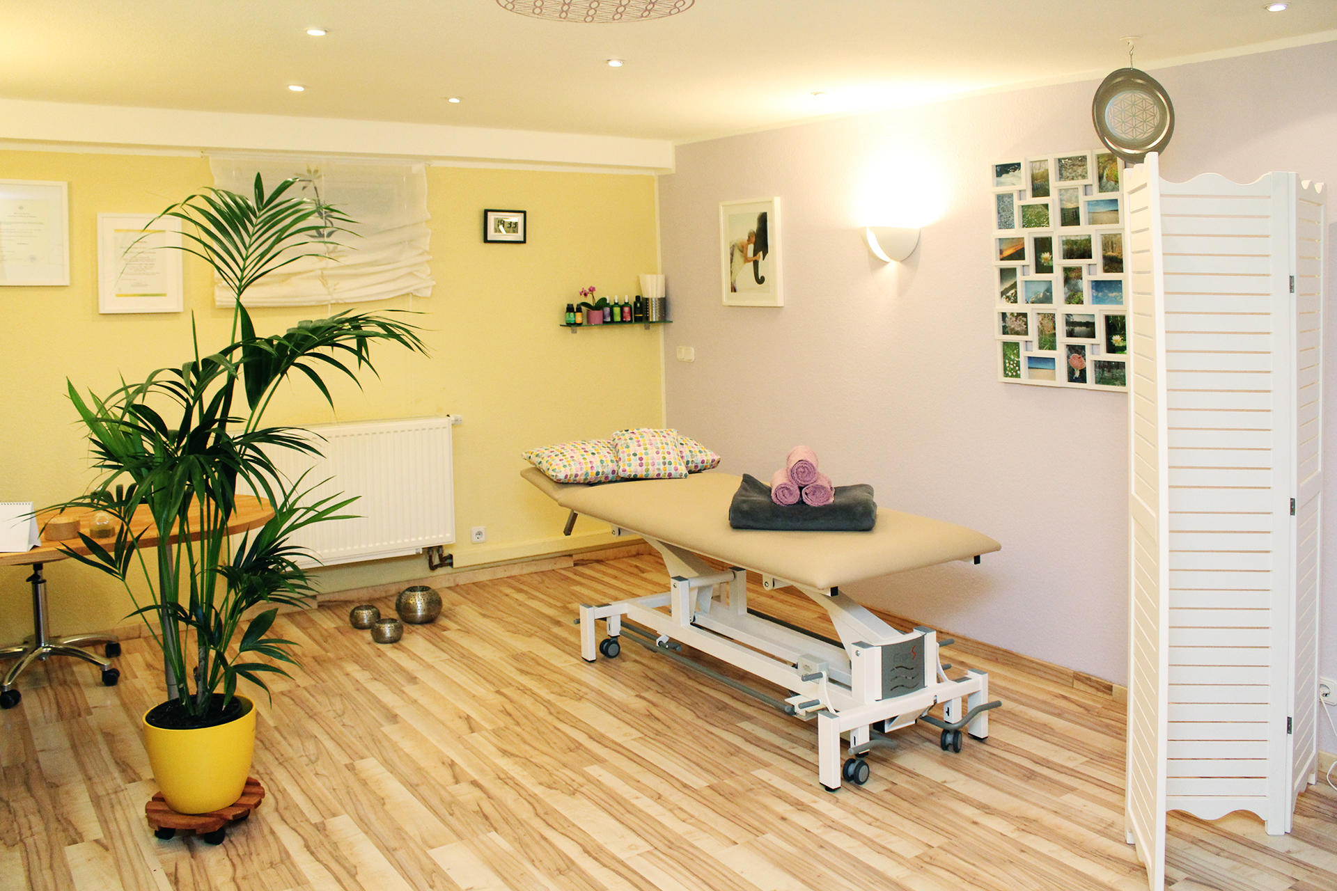 Heilpraxis Innenaufnahme Massageraum